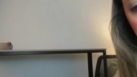  Caroline  online show from February 12, 2026, 11:38 am