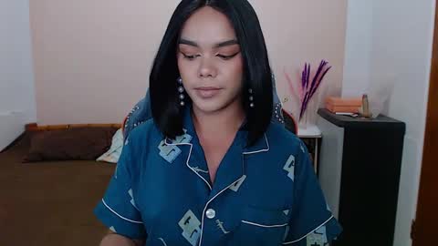 Snapshot of caroline_east chatting on February 5, 2025, 1:54 pm caroline_east online show from February 5, 2025, 1:54 pm