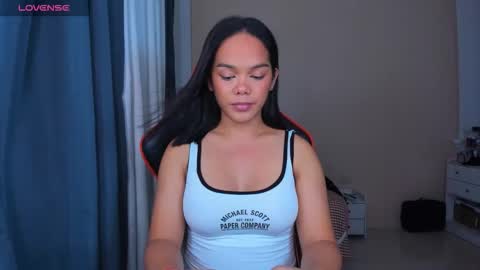 Snapshot of caroline_east chatting on October 16, 2025, 4:52 pm caroline_east online show from October 16, 2025, 4:52 pm