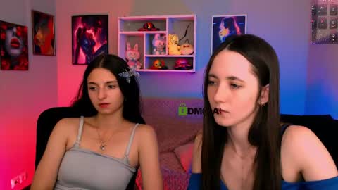 Snapshot of caroline_honeyy chatting on July 2, 2026, 3:23 am Caroline online show from July 2, 2026, 3:23 am