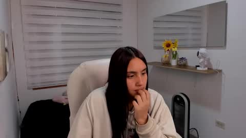 caroline_rodriguez_9 online show from March 15, 2026, 2:12 pm