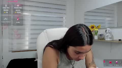 caroline_rodriguez_9 online show from April 13, 2026, 6:57 pm