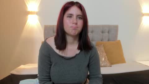 Snapshot of caroline_tim chatting on October 2, 2025, 12:39 am Caroline online show from October 2, 2025, 12:39 am