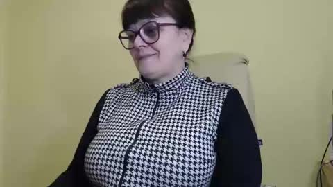 CarolineDream  online show from October 27, 2025, 6:28 am