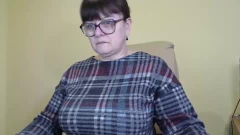 CarolineDream  online show from November 19, 2025, 6:24 am