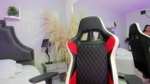 Caroline online show from April 6, 2026, 1:12 pm