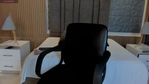 Caro  online show from November 22, 2025, 8:57 am