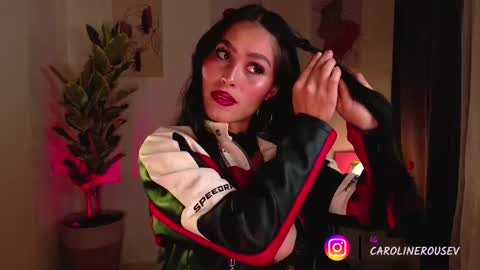 Snapshot of carolinerousev chatting on February 25, 2026, 8:07 pm carol online show from February 25, 2026, 8:07 pm