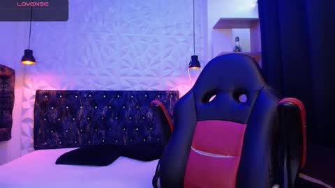 Snapshot of carolinescoth_dl chatting on January 13, 2025, 5:23 pm Caroline Scoth online show from January 13, 2025, 5:23 pm