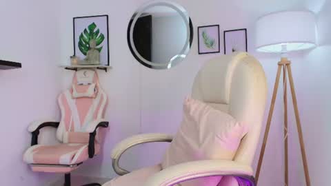 Snapshot of carolyne_sweet chatting on July 14, 2026, 2:05 am carolyne_sweet online show from July 14, 2026, 2:05 am