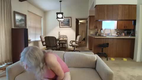 Snapshot of carrie_linn chatting on June 5, 2026, 7:19 pm carrie_linn online show from June 5, 2026, 7:19 pm