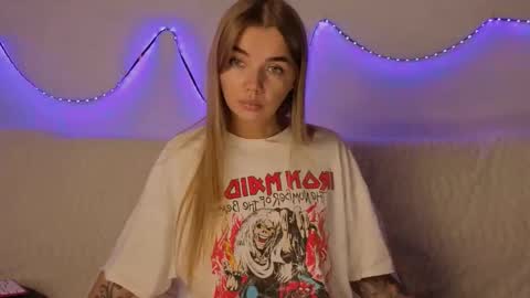 carriebradshawww online show from September 26, 2025, 3:05 pm