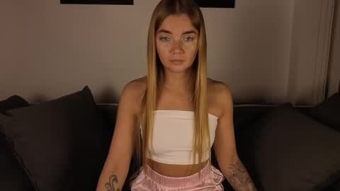 carriebradshawww online show from October 23, 2025, 3:33 pm