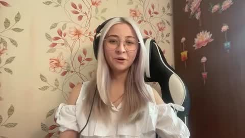 Snapshot of casandrabremme chatting on June 17, 2026, 10:39 am Mia online show from June 17, 2026, 10:39 am