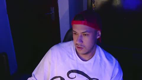 Snapshot of casas_oom chatting on December 5, 2024, 4:09 am      online show from December 5, 2024, 4:09 am