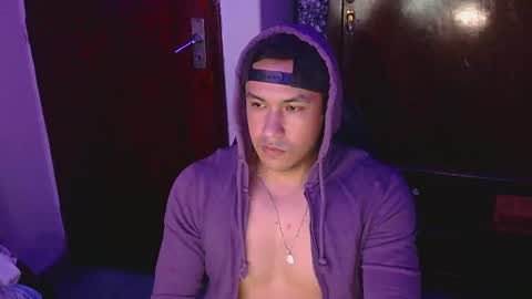 Snapshot of casas_oom chatting on March 1, 2025, 8:02 am      online show from March 1, 2025, 8:02 am