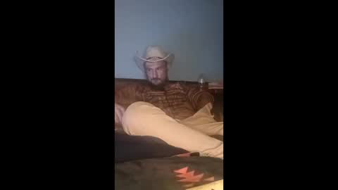 Snapshot of caseyjmcd22 chatting on March 25, 2026, 9:04 am okiedadd online show from March 25, 2026, 9:04 am