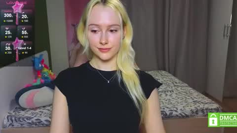 Snapshot of caseylabow chatting on February 11, 2026, 4:17 am My name is Casey... Nice to meet you I will be happy to have funthumbs up please its important online show from February 11, 2026, 4:17 am