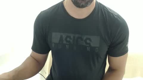 cashmastermuscle77 online show from April 15, 2026, 10:22 am