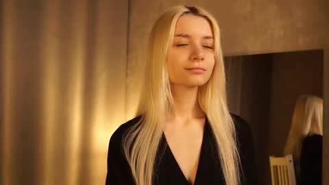 Cassie online show from March 9, 2025, 3:05 pm