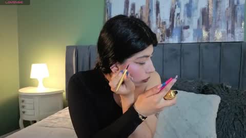 Snapshot of cassie_bloom chatting on June 5, 2026, 3:35 am cassie_bloom online show from June 5, 2026, 3:35 am
