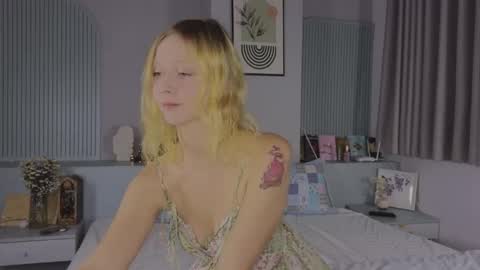 Cassie online show from December 1, 2025, 3:33 am