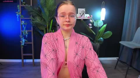 Snapshot of cassiecool chatting on January 15, 2025, 8:37 pm assie online show from January 15, 2025, 8:37 pm