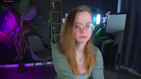 Snapshot of cassiecool chatting on February 5, 2025, 8:46 pm assie online show from February 5, 2025, 8:46 pm