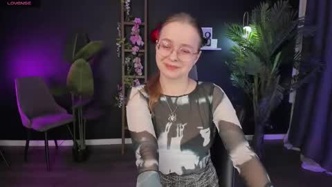 Snapshot of cassiecool chatting on February 19, 2025, 9:14 pm assie online show from February 19, 2025, 9:14 pm