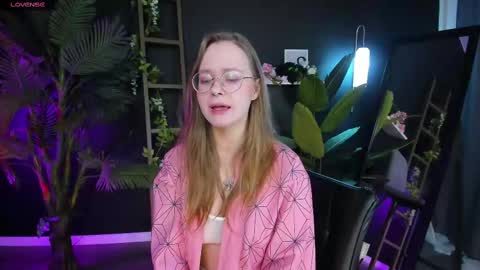 Snapshot of cassiecool chatting on February 21, 2025, 9:11 pm assie online show from February 21, 2025, 9:11 pm