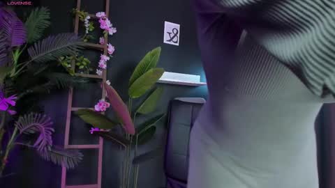 Snapshot of cassiecool chatting on March 12, 2025, 9:03 pm assie online show from March 12, 2025, 9:03 pm