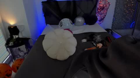 Cassie online show from October 27, 2025, 6:28 am