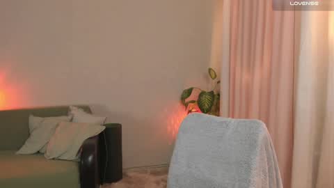  cassandra  online show from December 15, 2024, 8:15 pm