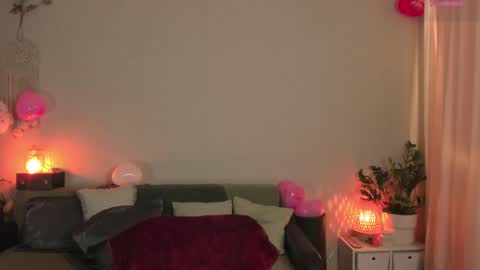  cassandra  online show from February 18, 2025, 11:08 pm