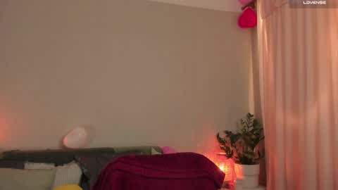  cassandra  online show from February 24, 2025, 4:04 pm