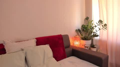  cassandra  online show from October 22, 2025, 11:32 am