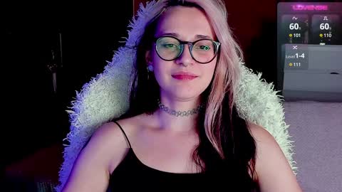 Snapshot of cassy_moore chatting on January 8, 2025, 9:44 pm Ellie online show from January 8, 2025, 9:44 pm