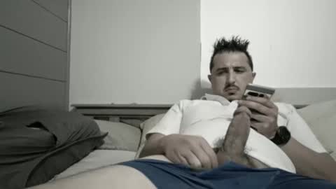 Snapshot of castortroyyyyy chatting on December 29, 2024, 4:48 am Castor troyyyyy online show from December 29, 2024, 4:48 am