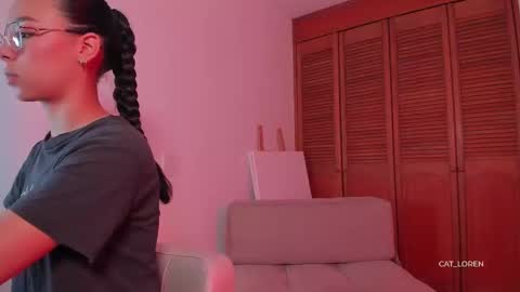 Loren online show from February 19, 2025, 9:47 pm