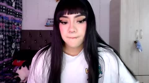 Mila online show from March 25, 2026, 4:07 am