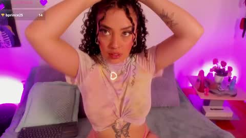 Cata green model independient online show from April 17, 2026, 7:28 pm