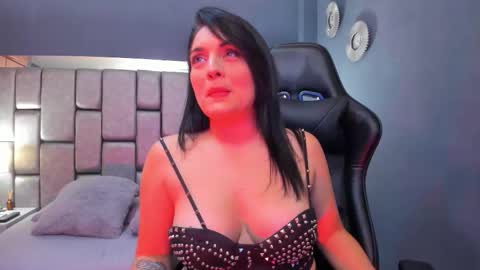 Snapshot of cata_joness chatting on September 23, 2025, 3:53 am Cata Joness My schedule 2200 - 0500 GMT -5 online show from September 23, 2025, 3:53 am