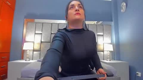 Snapshot of cata_joness chatting on October 22, 2025, 5:08 am Cata Joness My schedule 2200 - 0500 GMT -5 online show from October 22, 2025, 5:08 am