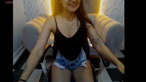 Snapshot of catalella_little_b chatting on June 20, 2026, 12:19 pm catalella_little_b online show from June 20, 2026, 12:19 pm