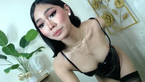 CatalenaX online show from October 2, 2025, 5:31 pm