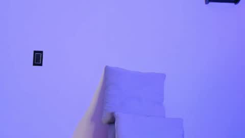 cataleya19__ online show from May 28, 2026, 10:23 am