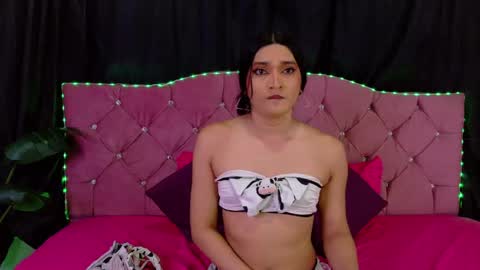 Cata Prins  online show from April 18, 2026, 11:58 am