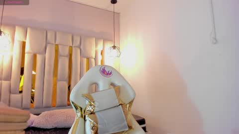 Snapshot of cataleya_sambrano chatting on October 8, 2025, 9:51 am Cataleya online show from October 8, 2025, 9:51 am