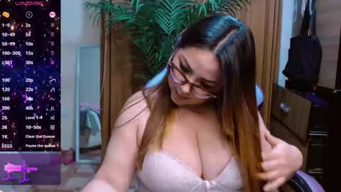 catalina3772516 online show from May 26, 2026, 9:33 pm