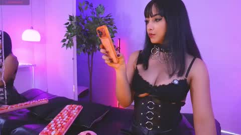 Catalina lovers online show from January 8, 2026, 6:21 pm